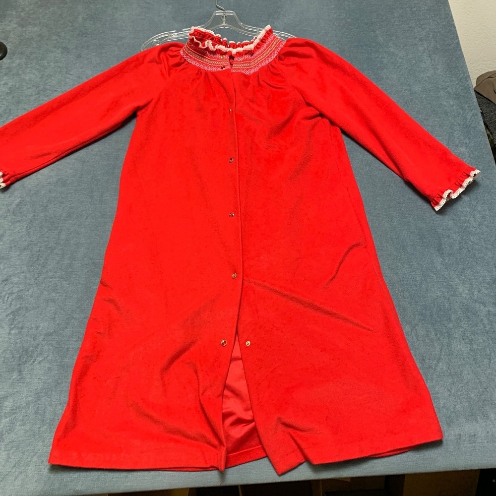 Vintage Silvercord Robe Women Red Smocked Lace Trim Long Sleeve Pearl Snap Front